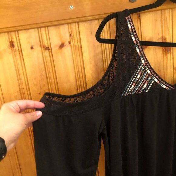 Women’s Peek-a-Boo Top size 1X - Picture 4 of 13